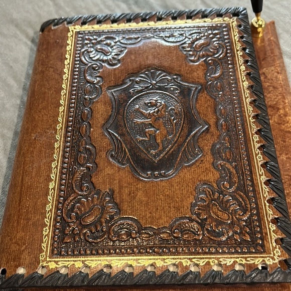 Vintage Tooled Leather Journal and Pen Notepad Embossed Lion Crest Design - Picture 2 of 6